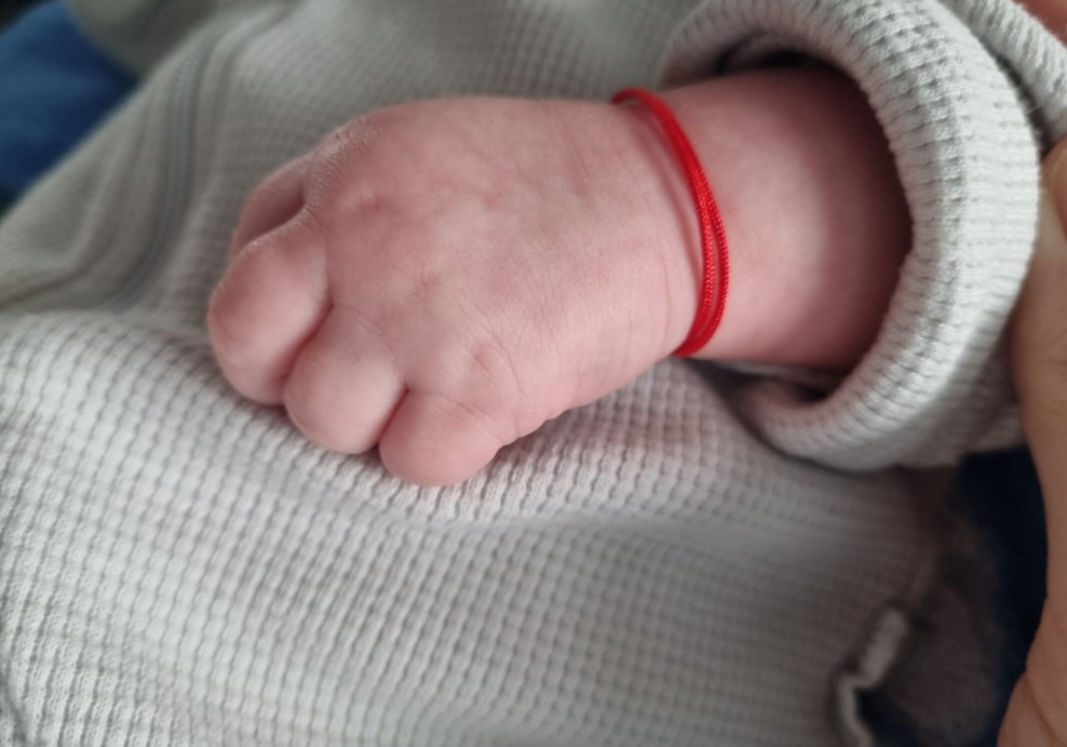 Bratara Bebe reglabila rosie din snur de matase pentru nou nascuti si copii - imagine 12